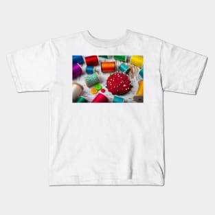 Pinchurshin And Thread Kids T-Shirt